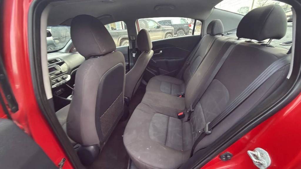 2017 Kia Rio Image 13