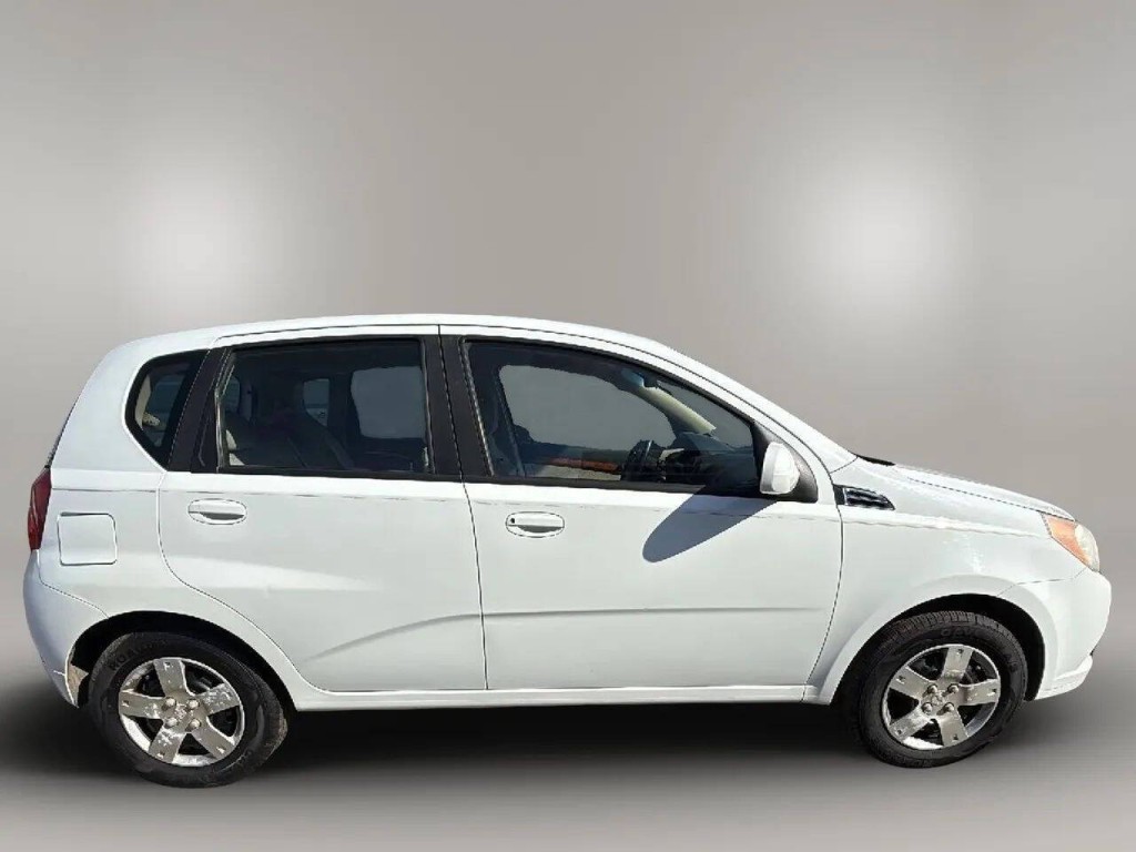 2011 Chevrolet Aveo Image 6