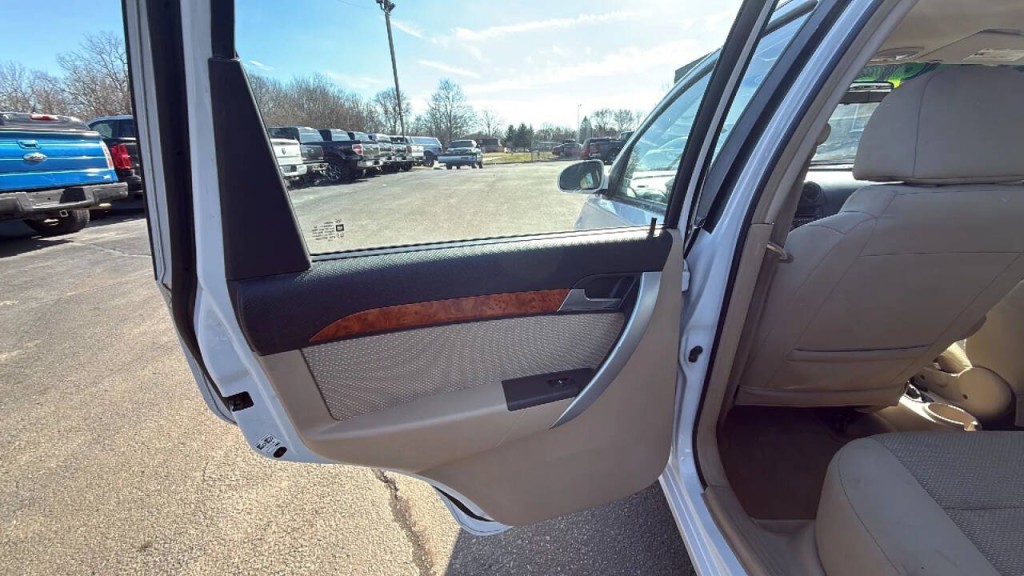 2011 Chevrolet Aveo Image 11