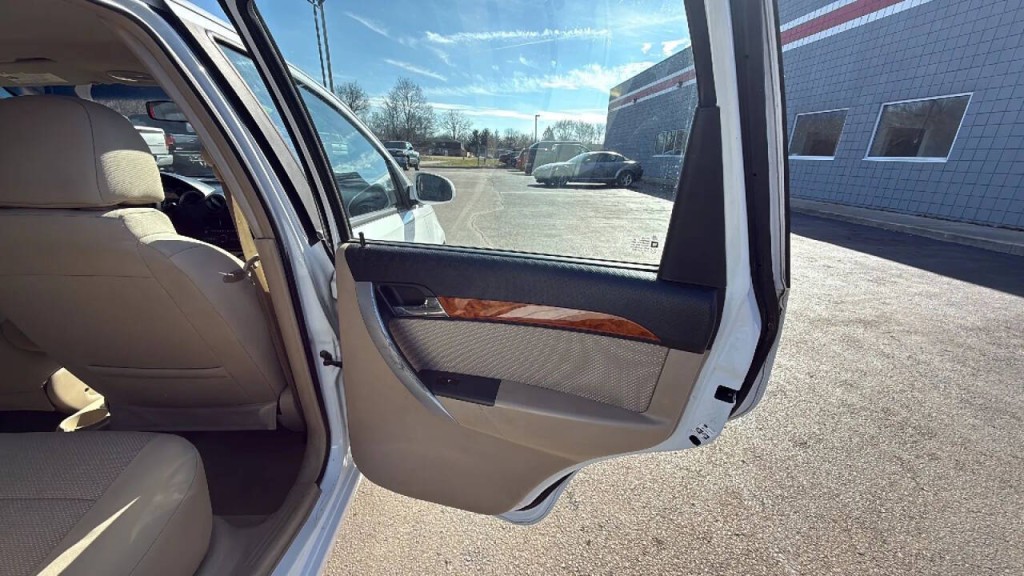 2011 Chevrolet Aveo Image 13