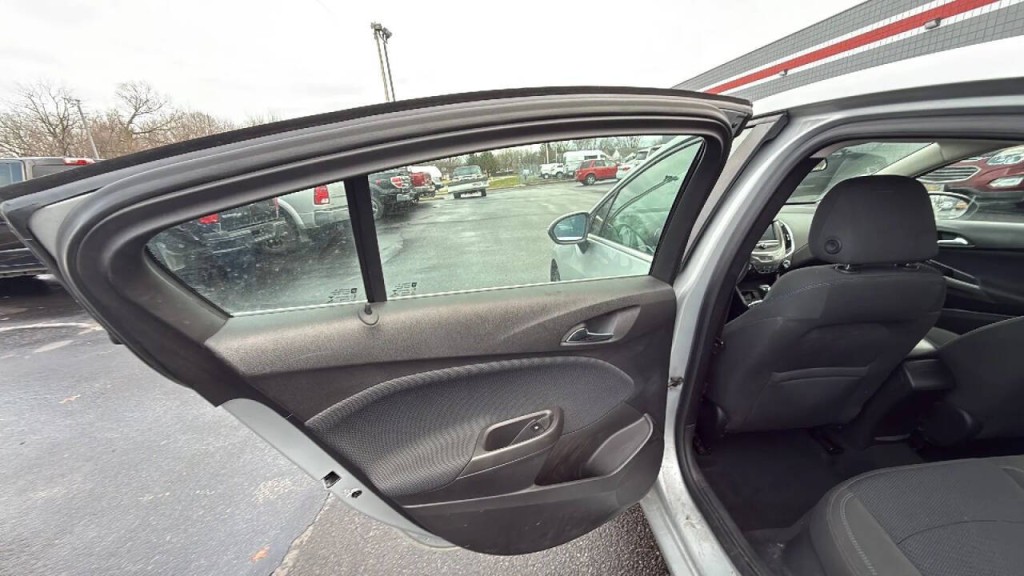 2016 Chevrolet Cruze Image 14