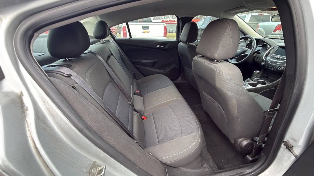 2016 Chevrolet Cruze Image 17
