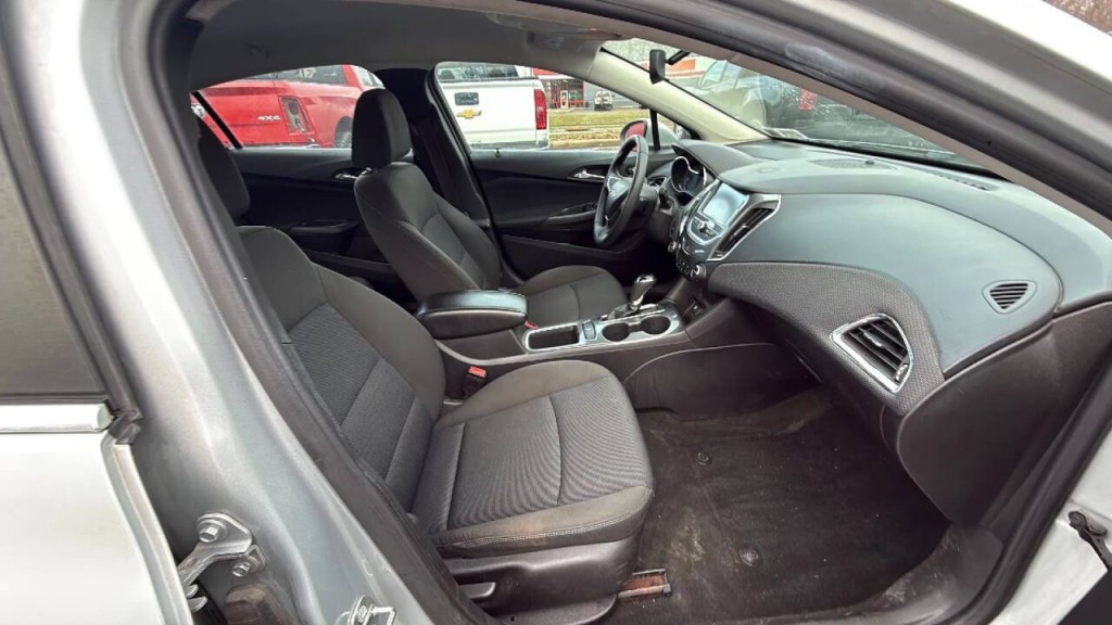 2016 Chevrolet Cruze Image 19