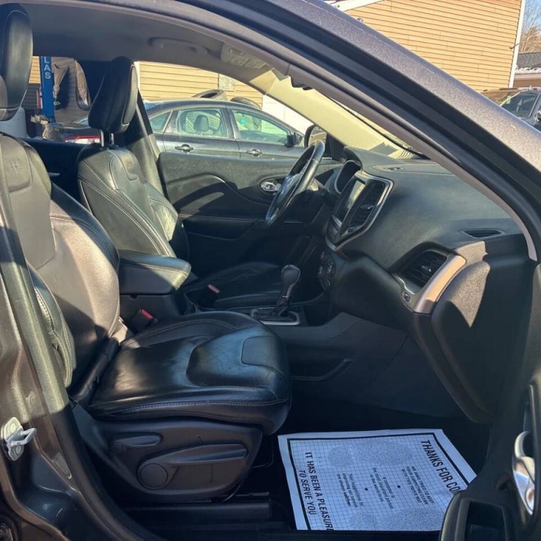 2016 Jeep Cherokee Image 8