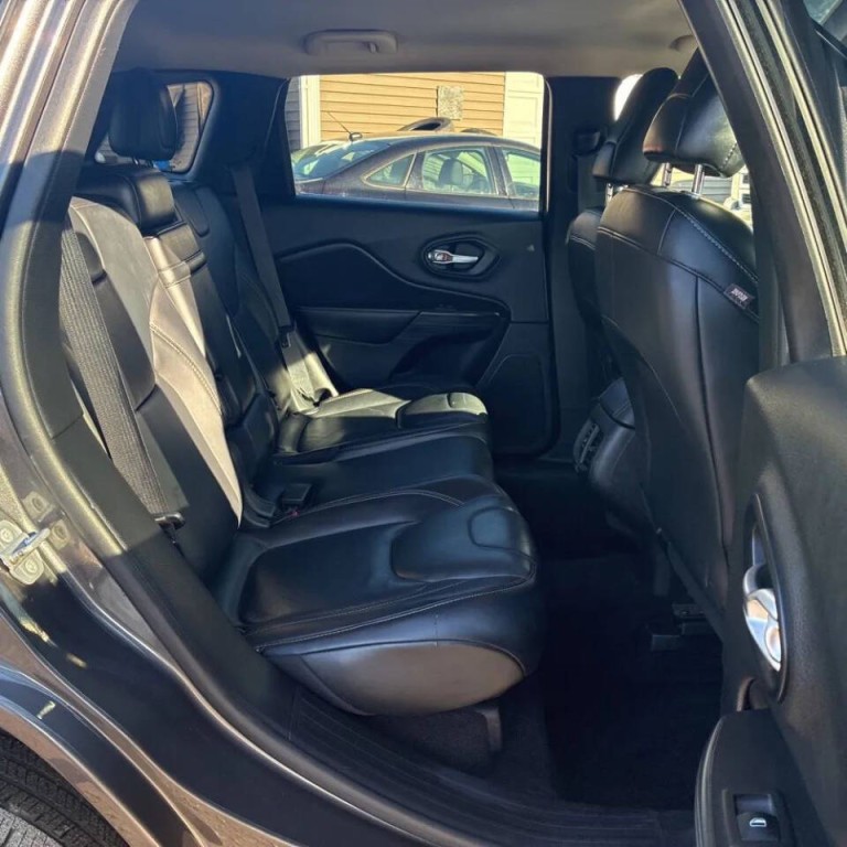 2016 Jeep Cherokee Image 10