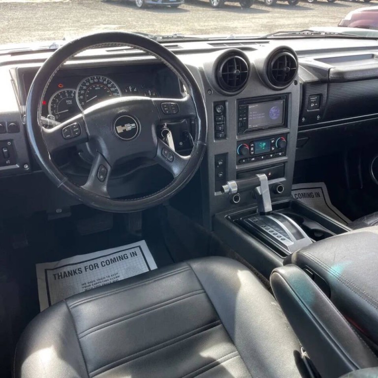 2005 HUMMER H2 Image 10