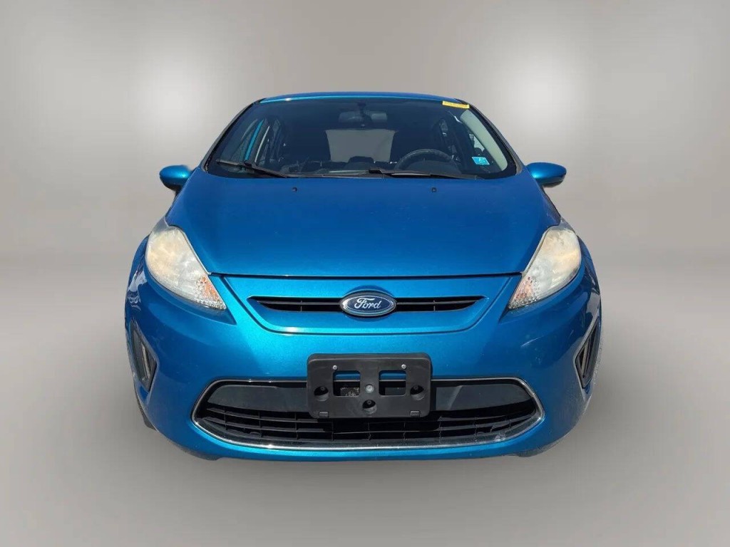 2012 Ford Fiesta Image 2
