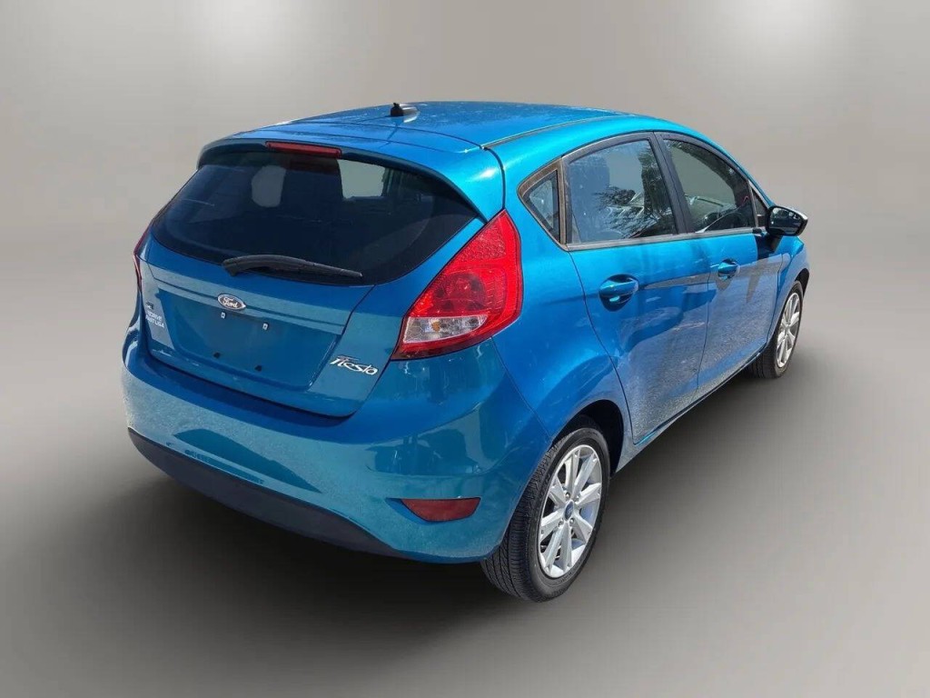 2012 Ford Fiesta Image 4