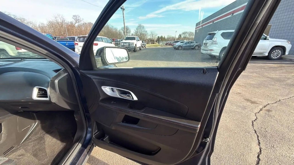 2015 Chevrolet Equinox Image 17
