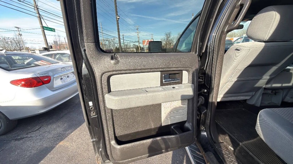2013 Ford F-150 Image 12
