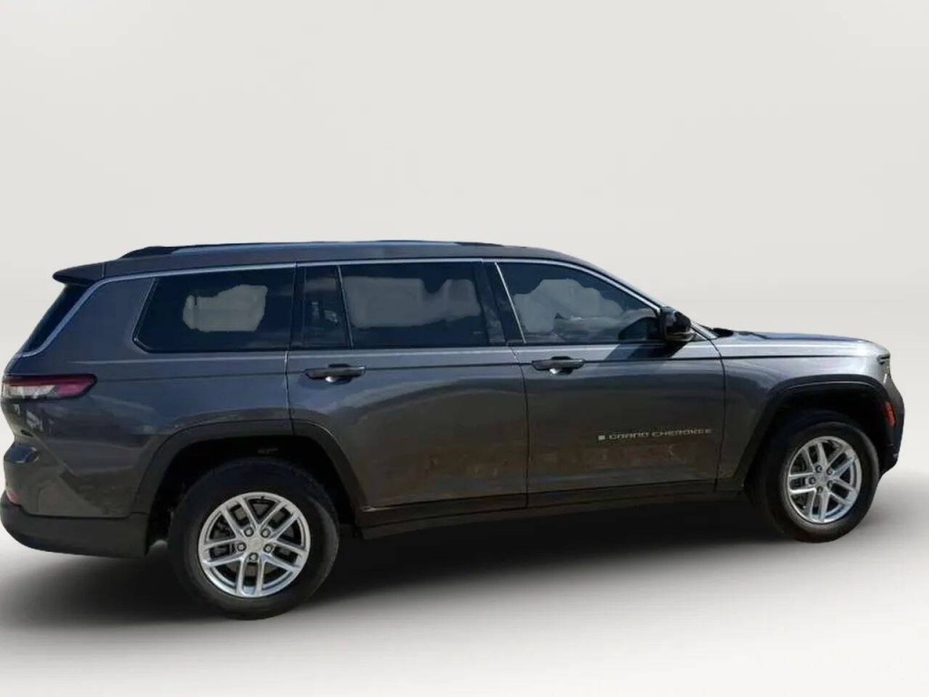 2022 Jeep Grand Cherokee Image 2