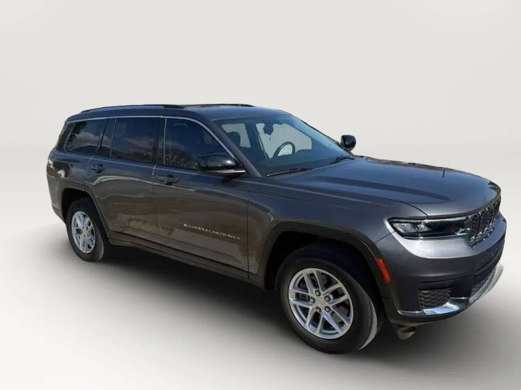 2022 Jeep Grand Cherokee Image 3