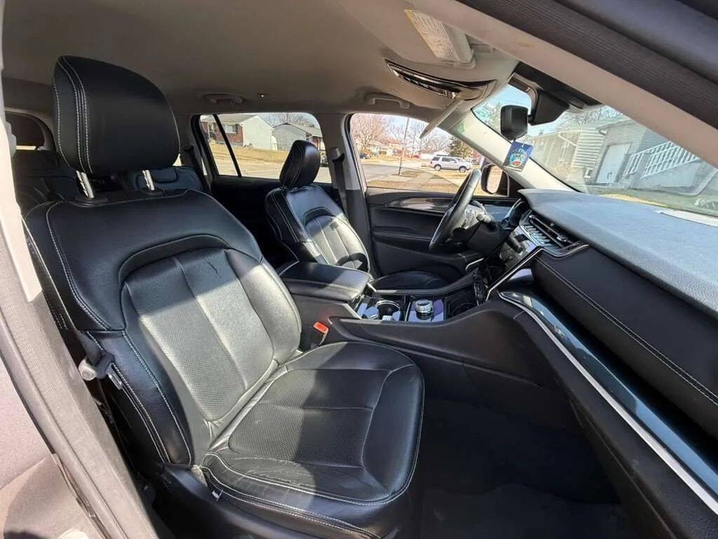 2022 Jeep Grand Cherokee Image 9