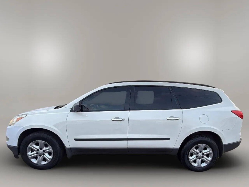 2012 Chevrolet Traverse Image 2