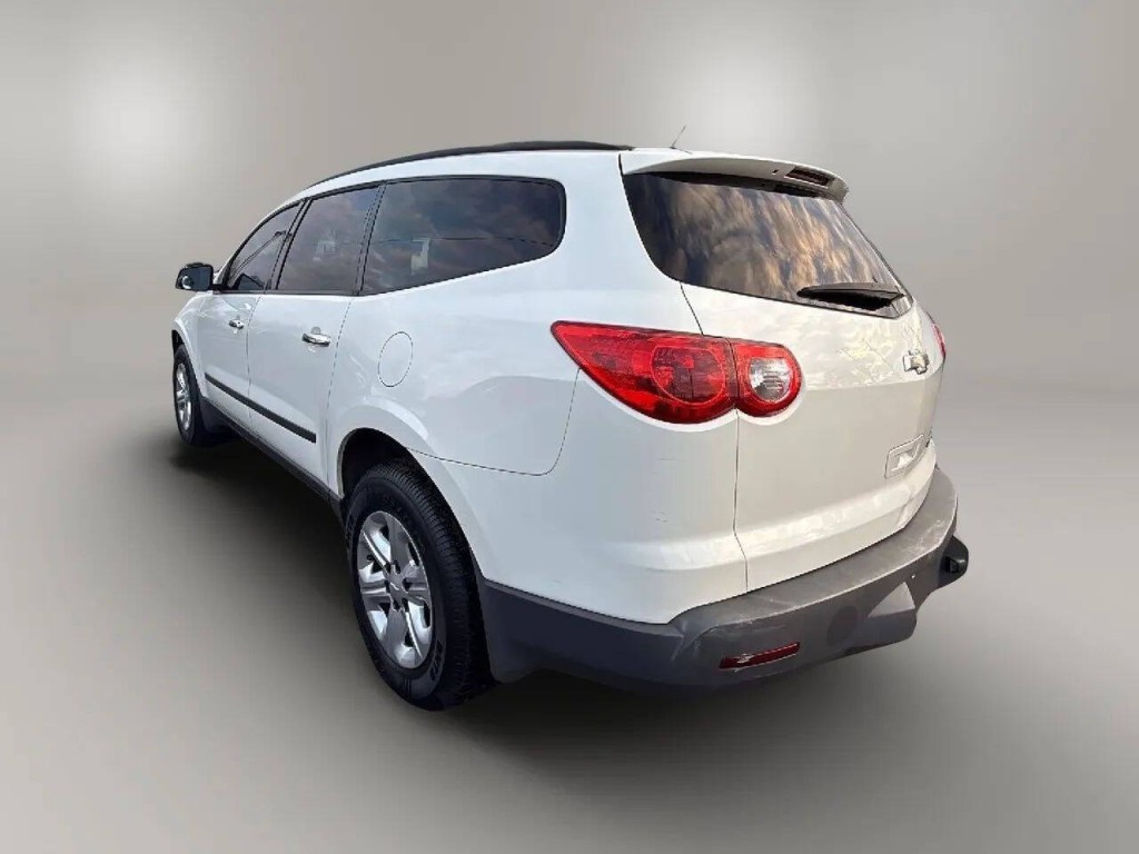 2012 Chevrolet Traverse Image 3