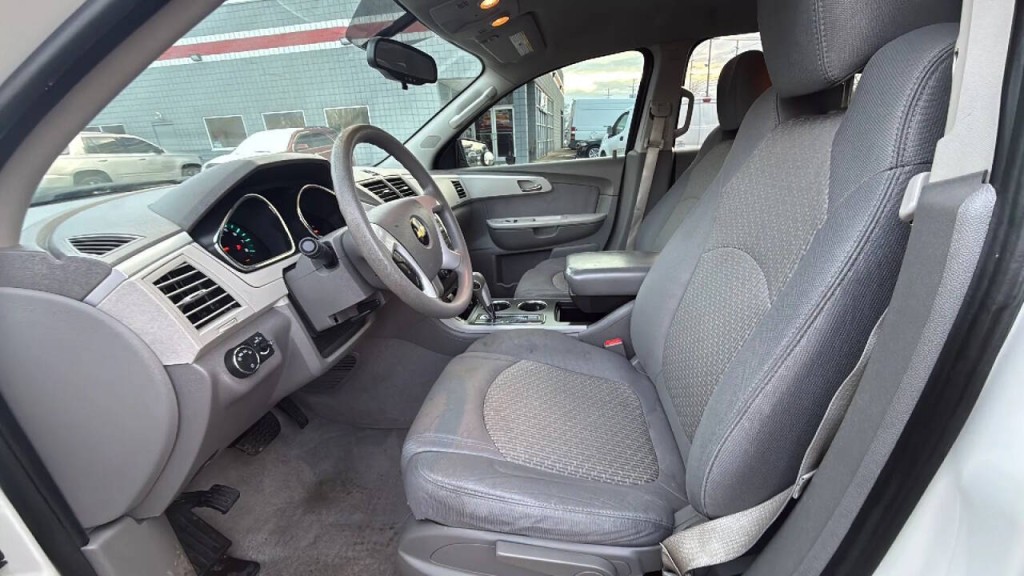 2012 Chevrolet Traverse Image 11