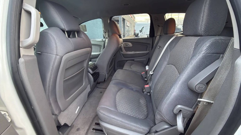 2012 Chevrolet Traverse Image 13