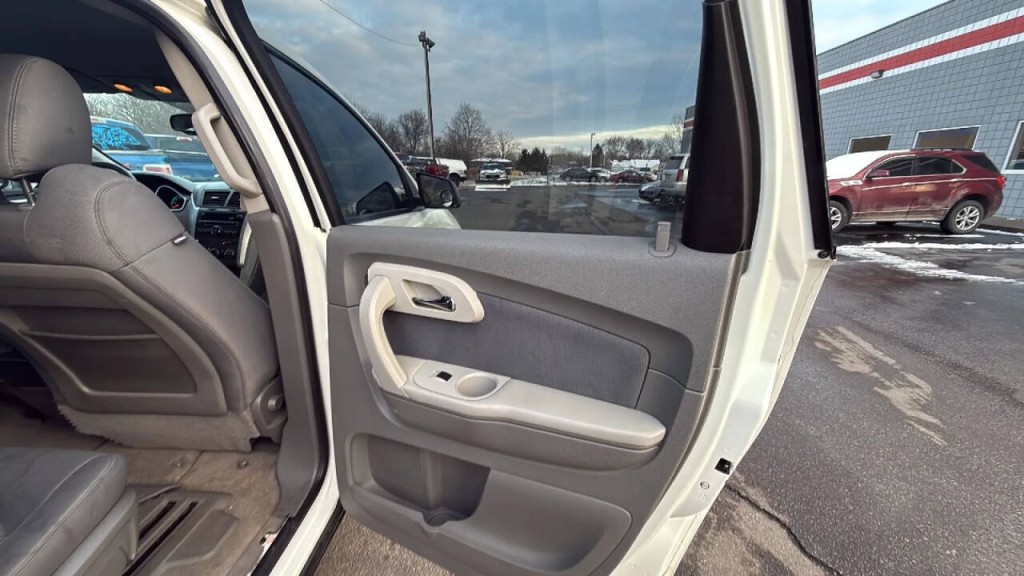 2012 Chevrolet Traverse Image 16