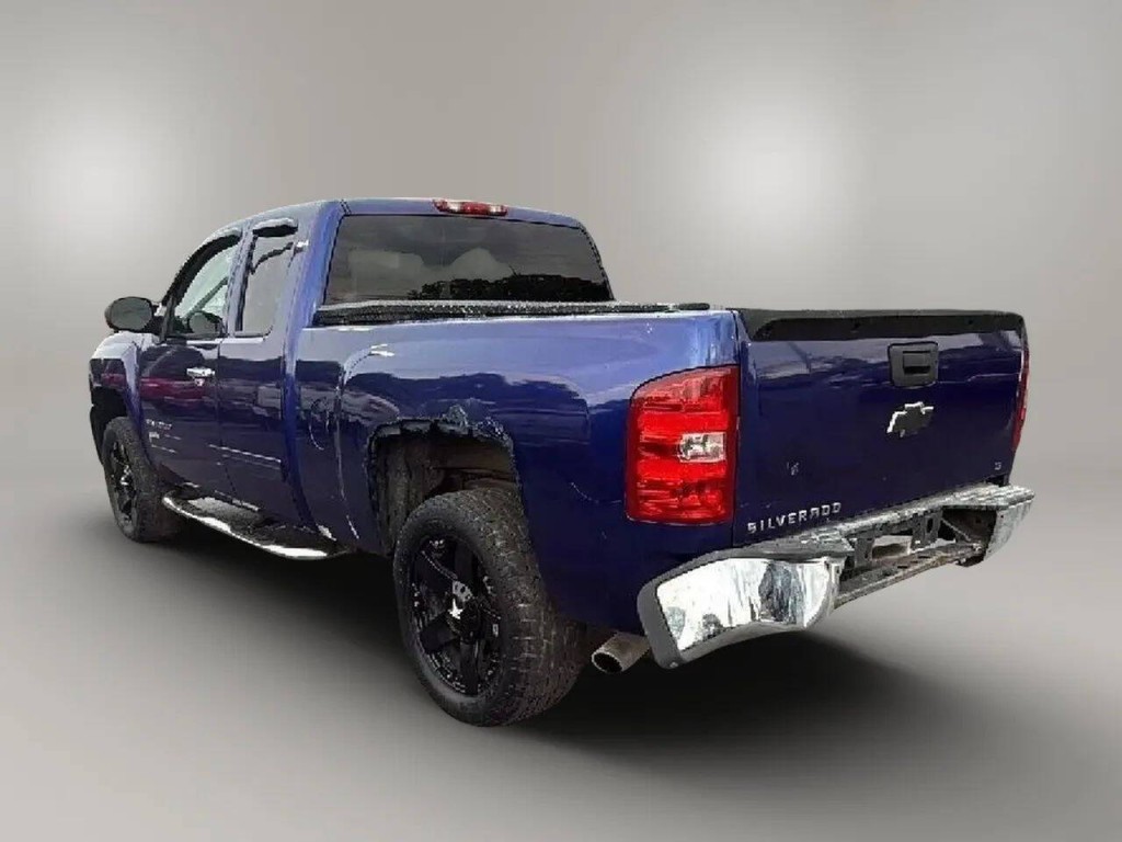 2010 Chevrolet Silverado 1500 Image 3