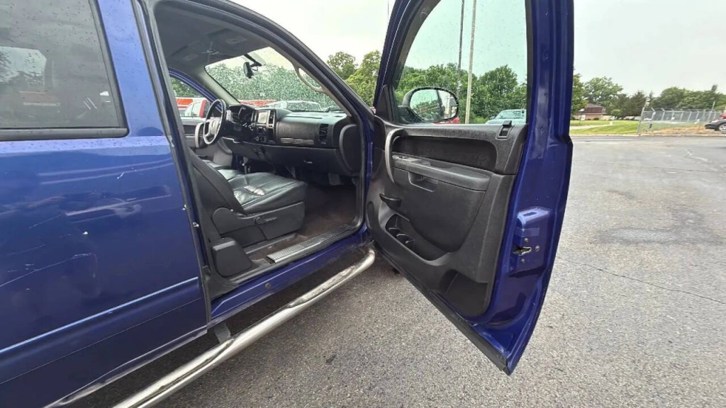 2010 Chevrolet Silverado 1500 Image 13