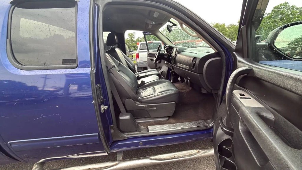 2010 Chevrolet Silverado 1500 Image 14
