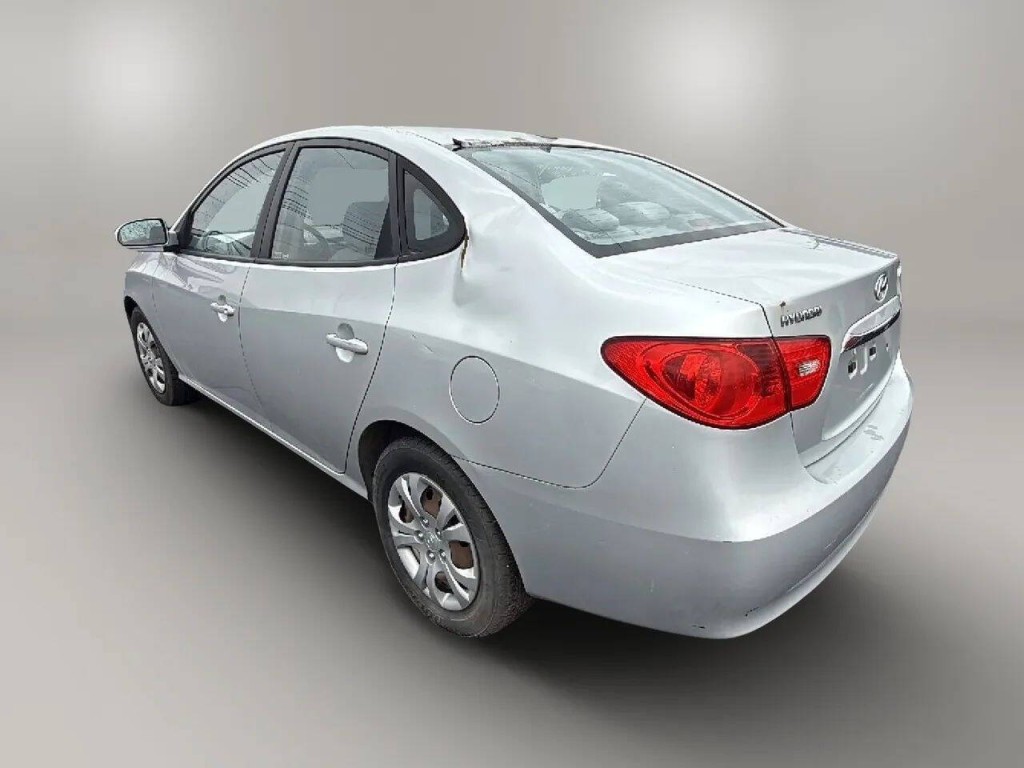 2010 Hyundai Elantra Image 3