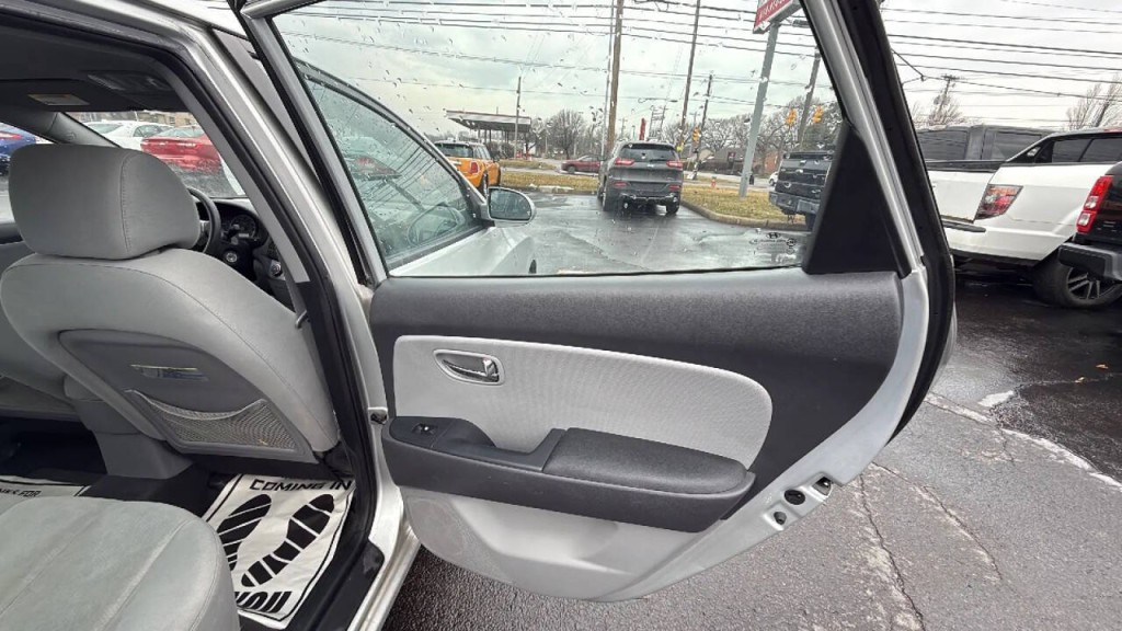 2010 Hyundai Elantra Image 13