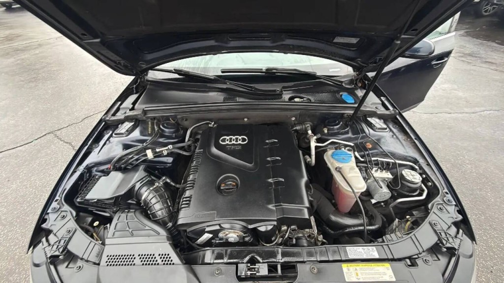 2010 Audi A4 Image 9