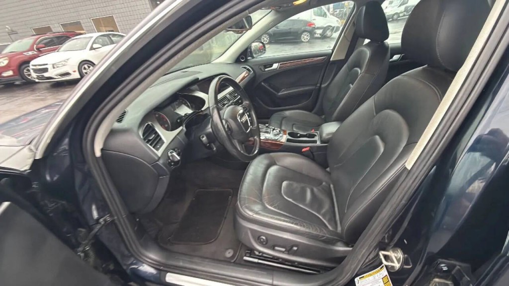 2010 Audi A4 Image 11