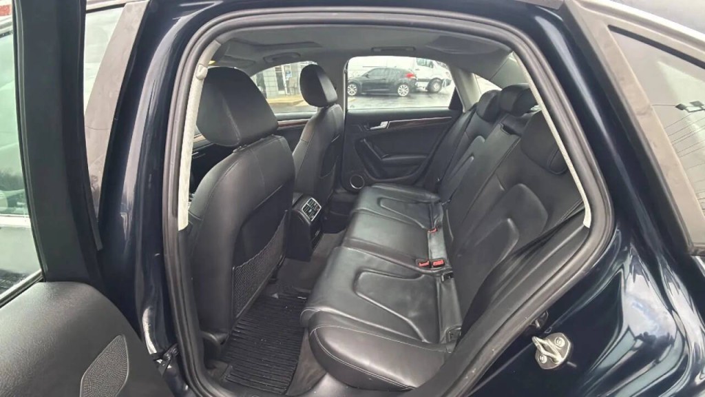 2010 Audi A4 Image 13