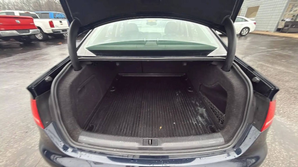 2010 Audi A4 Image 14