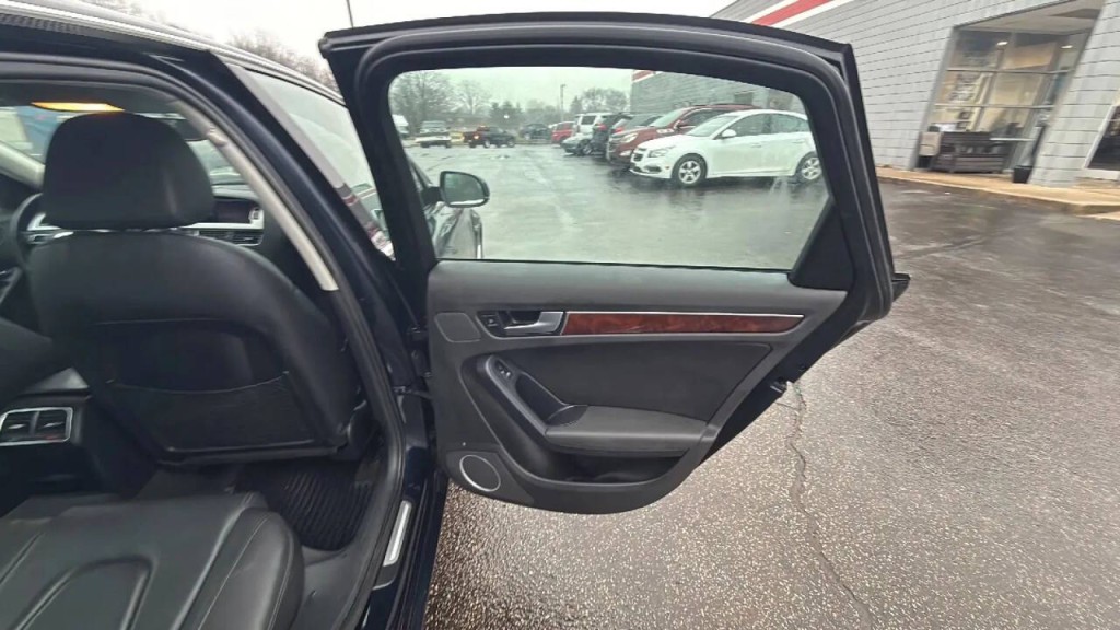 2010 Audi A4 Image 15
