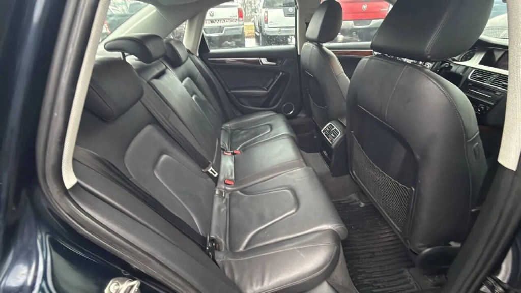 2010 Audi A4 Image 16