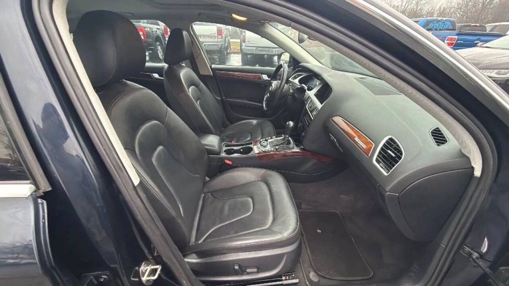 2010 Audi A4 Image 18
