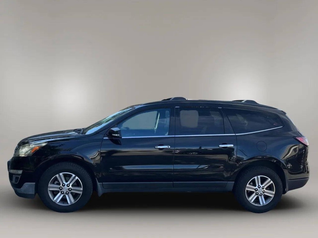 2016 Chevrolet Traverse Image 2