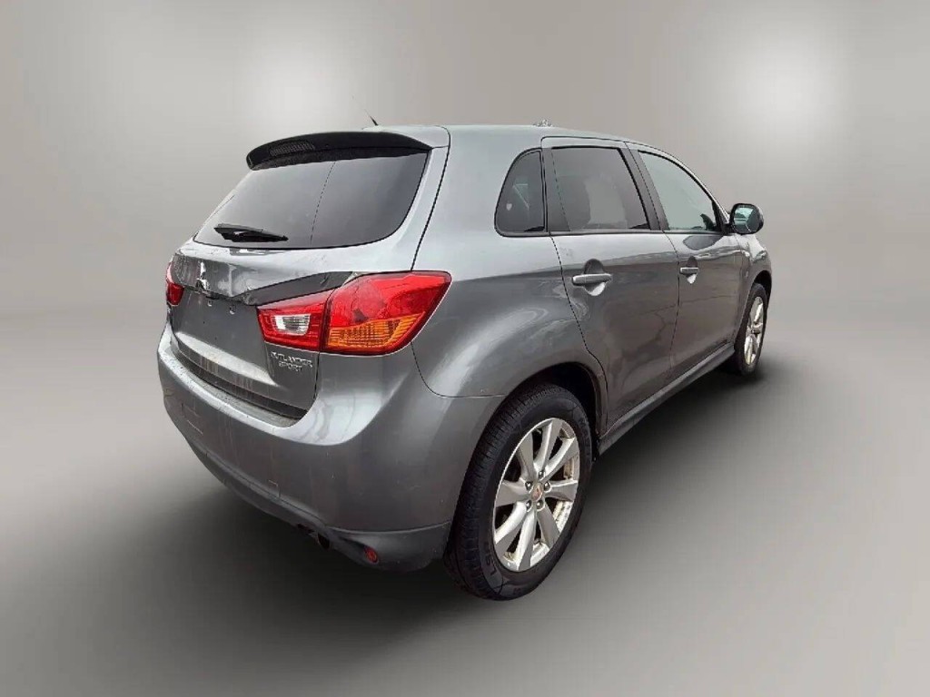 2013 Mitsubishi Outlander Image 5