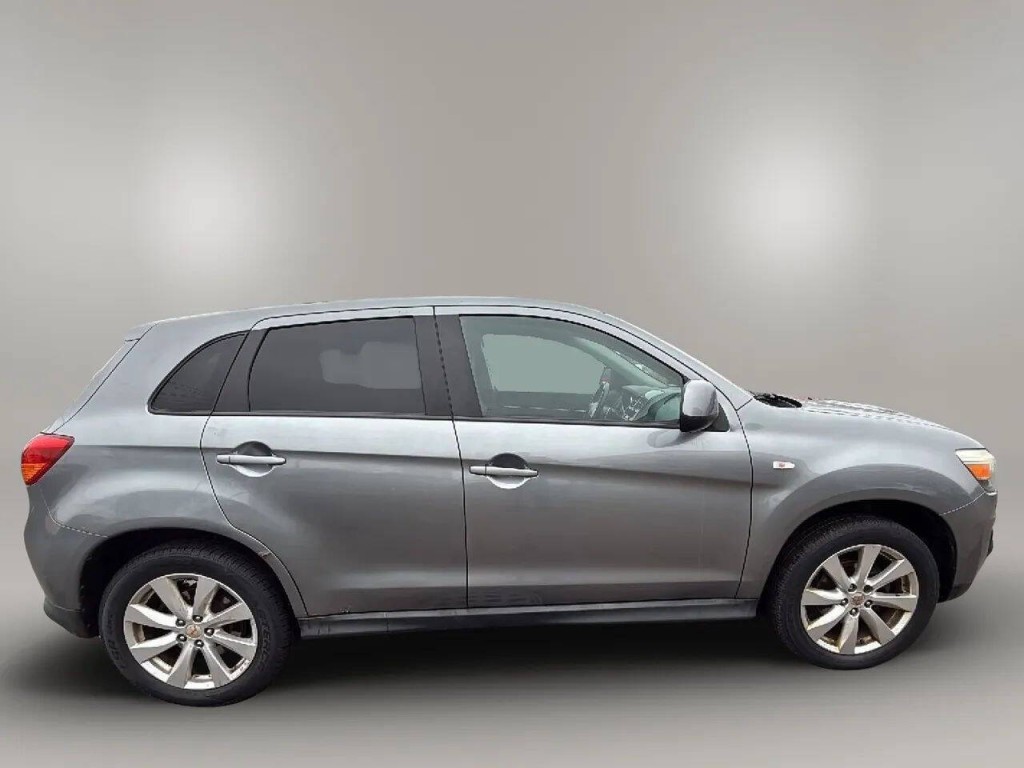 2013 Mitsubishi Outlander Image 6