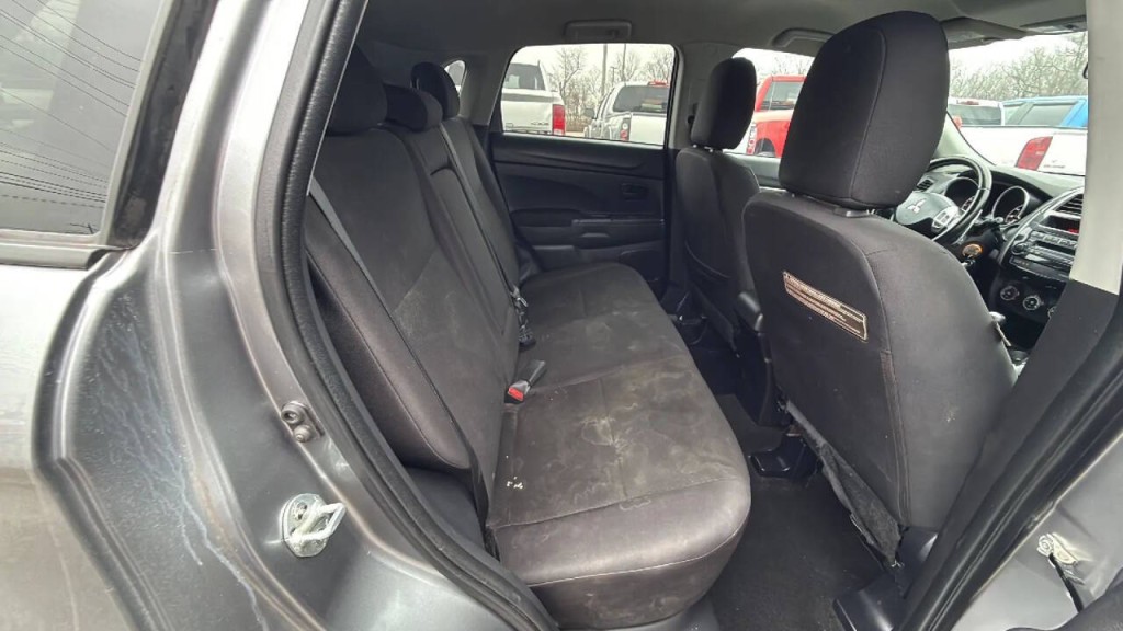 2013 Mitsubishi Outlander Image 14