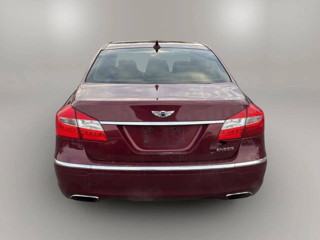 2012 Hyundai Genesis Image 4