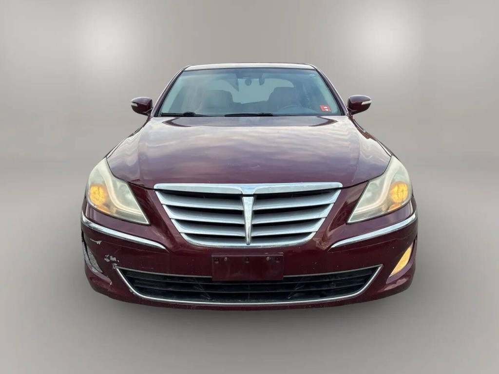 2012 Hyundai Genesis Image 5