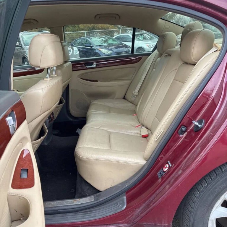 2012 Hyundai Genesis Image 13