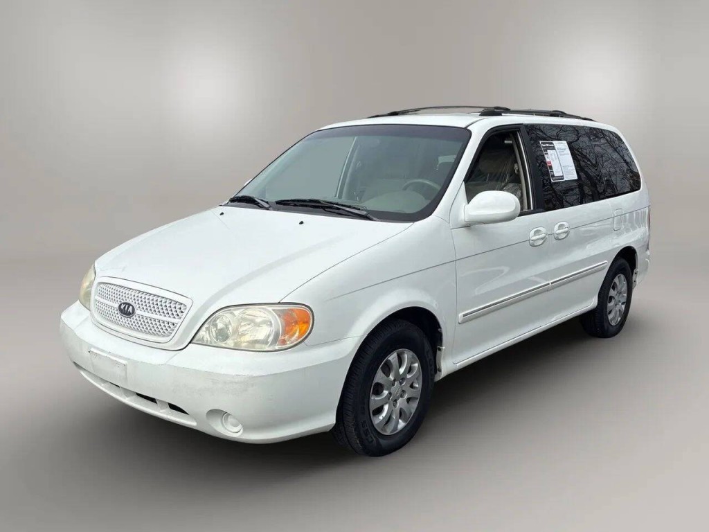 2005 Kia Sedona Image 1