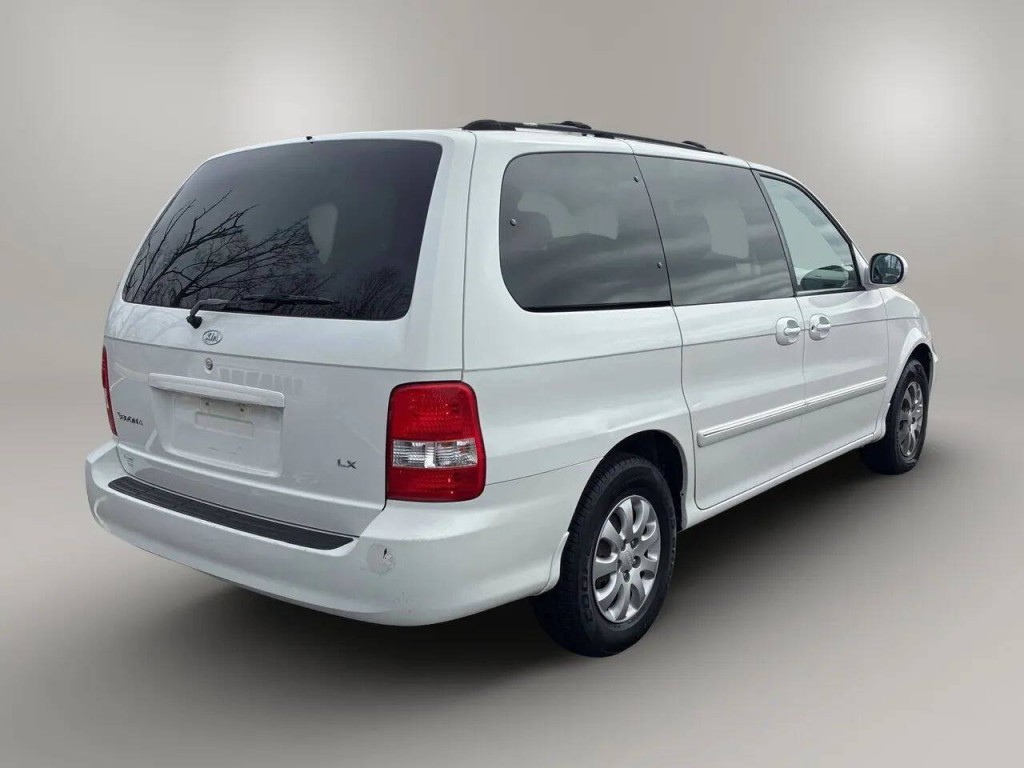 2005 Kia Sedona Image 4