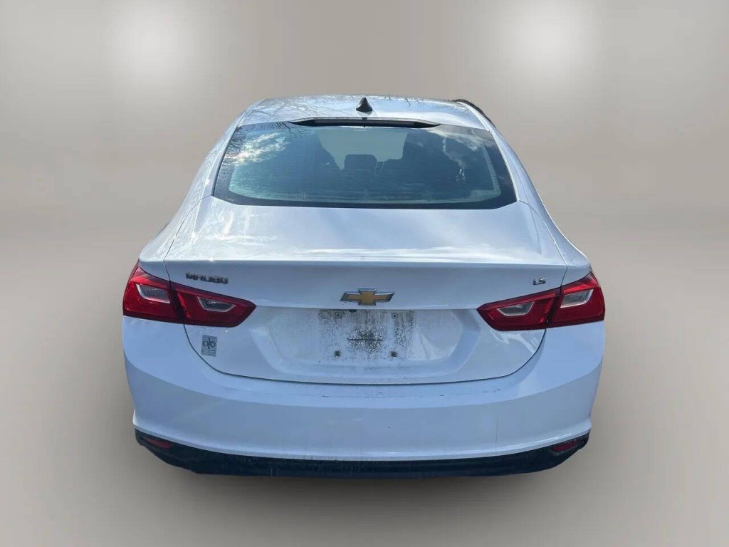 2016 Chevrolet Malibu Image 8