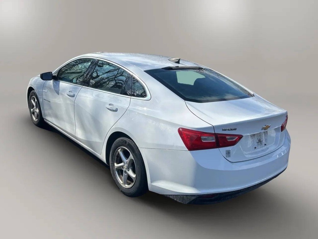2016 Chevrolet Malibu Image 10