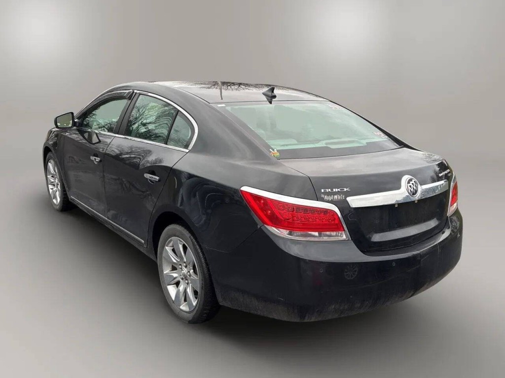 2011 Buick LaCrosse Image 2