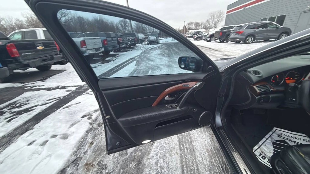 2005 Acura RL Image 9