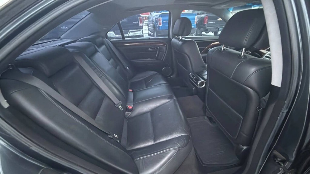2005 Acura RL Image 15
