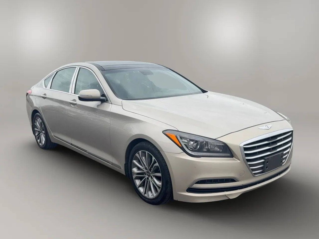2015 Hyundai Genesis Image 8