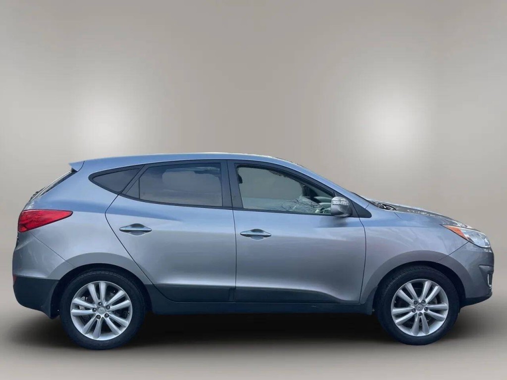 2012 Hyundai Tucson Image 5